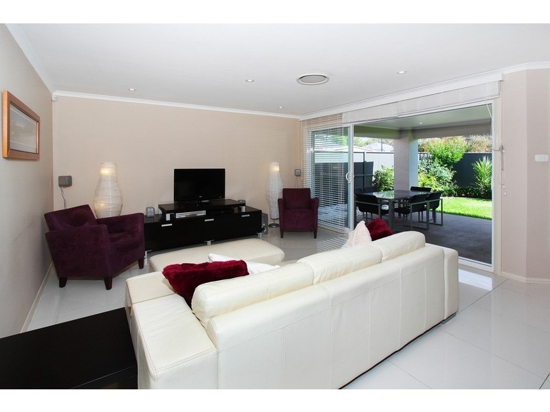 17 Jenkin St, Ropes Crossing NSW 2760