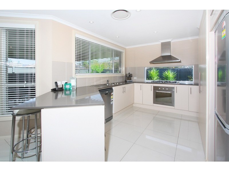 17 Jenkin St, Ropes Crossing NSW 2760