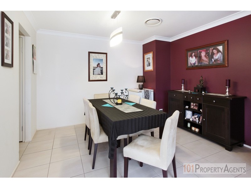 13 Maiden st, Ropes Crossing NSW 2760