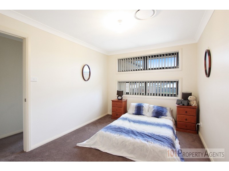 15 Meredith Ave, Ropes Crossing NSW 2760