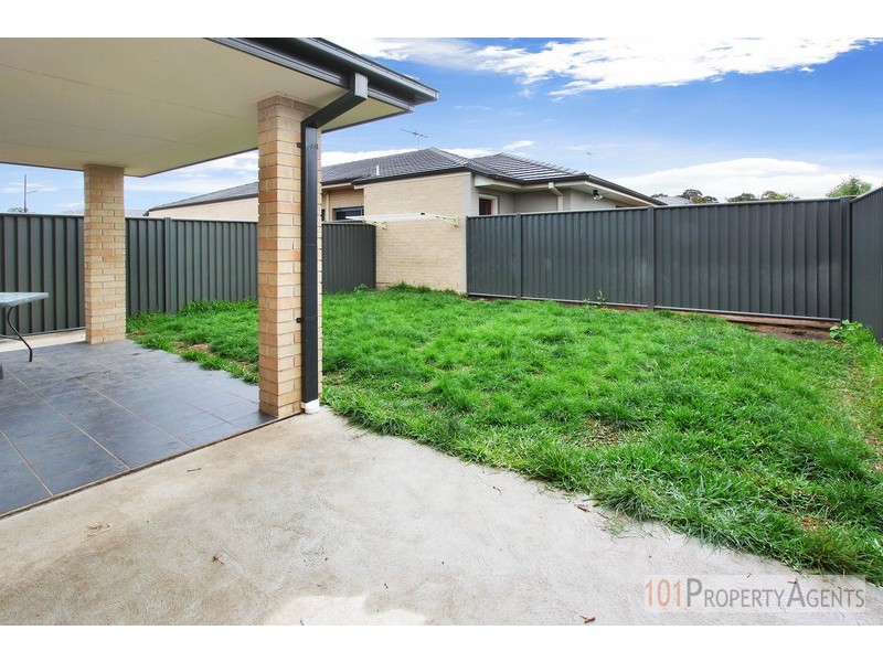 15 Meredith Ave, Ropes Crossing NSW 2760