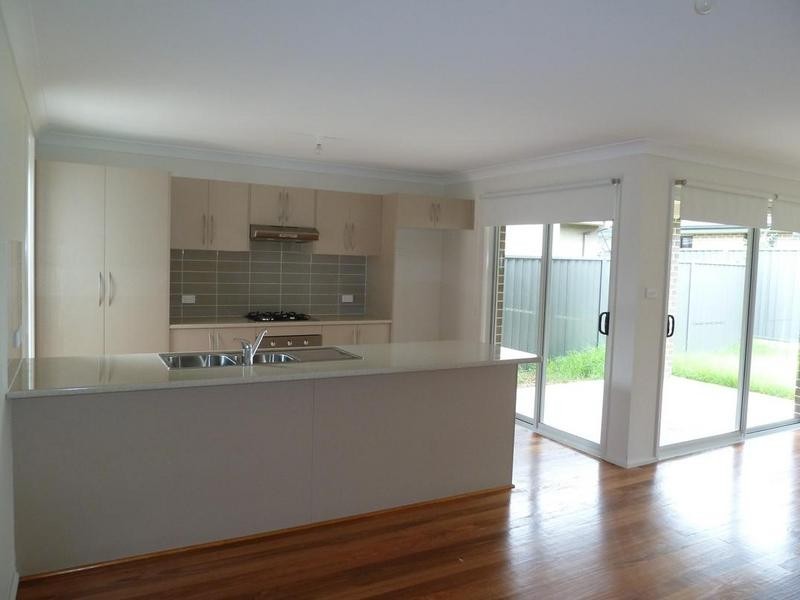 21 Wiseman cir, Ropes Crossing NSW 2760