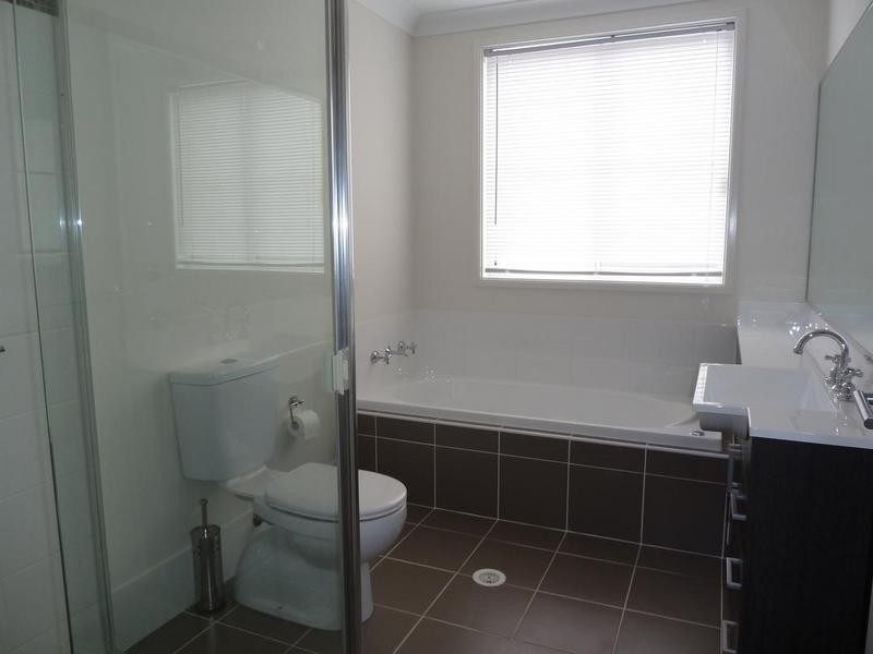 21 Wiseman cir, Ropes Crossing NSW 2760