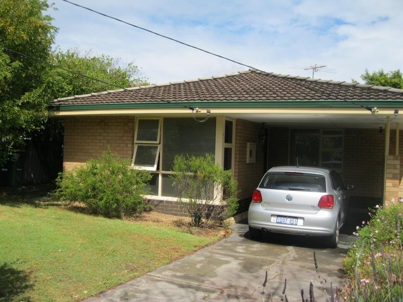 25A Ochiltree Way, Kardinya WA 6163