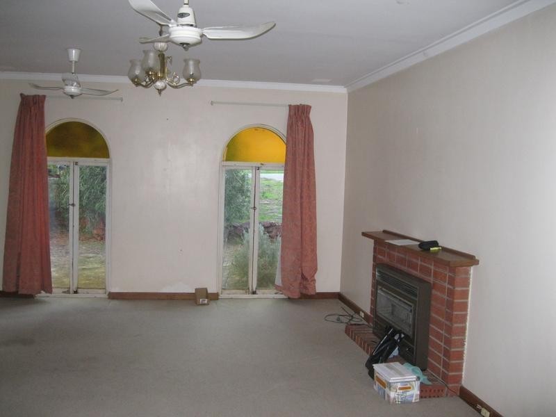 12 Rogerson Road, Mount Pleasant WA 6153