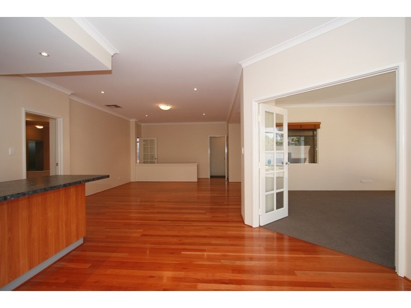 1 Hopson Close, Booragoon WA 6154