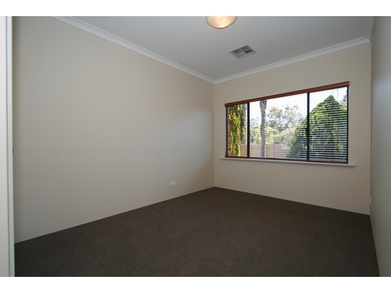 1 Hopson Close, Booragoon WA 6154