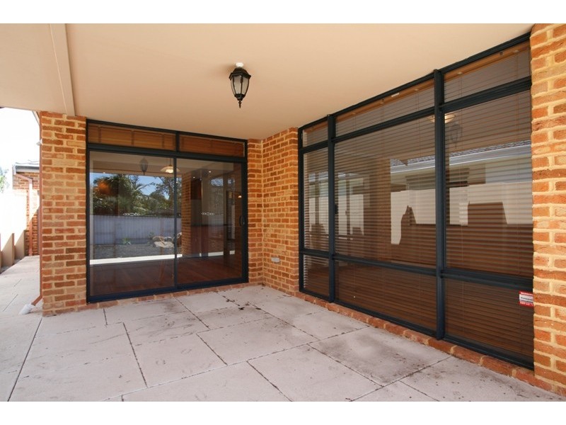 1 Hopson Close, Booragoon WA 6154