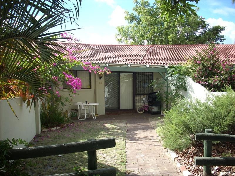 12/2 Lakeside Terrace, Mount Pleasant WA 6153