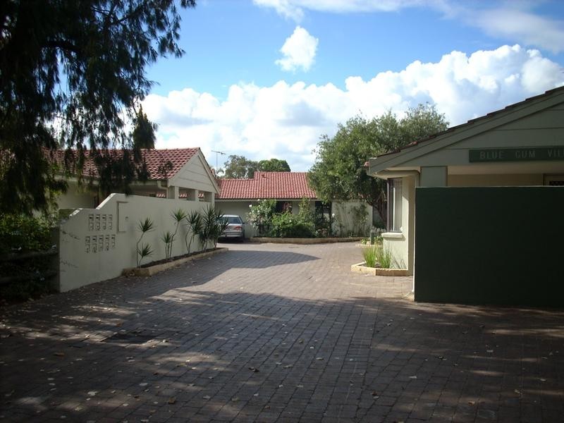 12/2 Lakeside Terrace, Mount Pleasant WA 6153