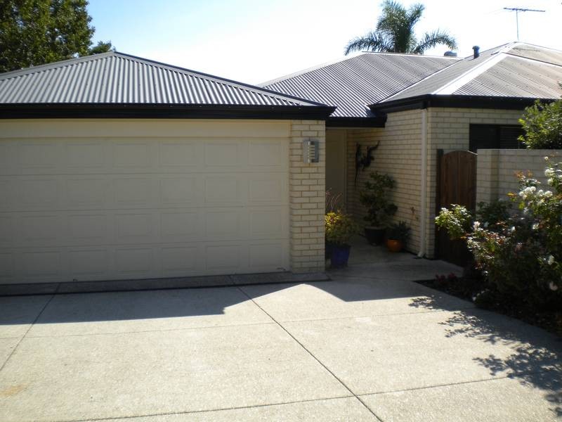 23 Rome Road, Melville WA 6156