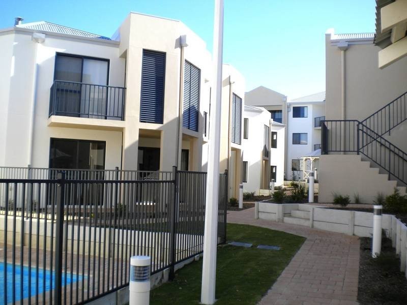 29/17 Southdown Place, Thornlie WA 6108