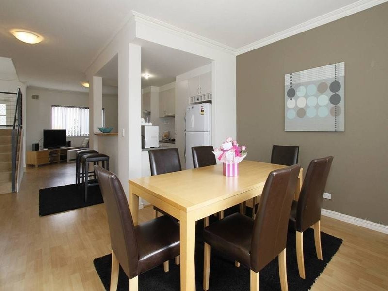 3/15c Selina St, Innaloo WA 6018