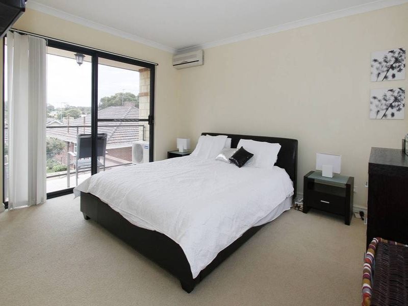 3/15c Selina St, Innaloo WA 6018