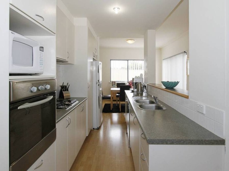 3/15c Selina St, Innaloo WA 6018