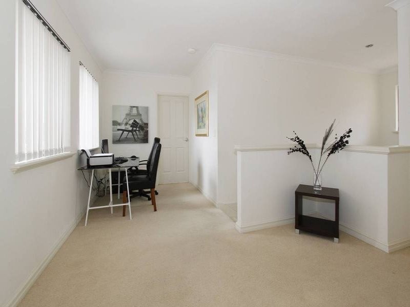 3/15c Selina St, Innaloo WA 6018