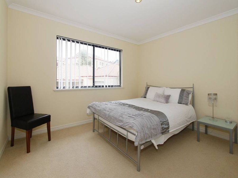 3/15c Selina St, Innaloo WA 6018