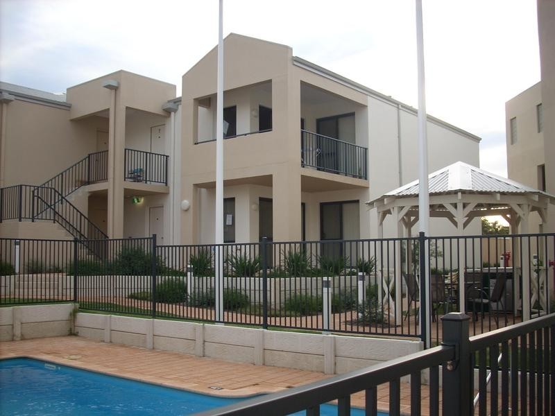 30/17 Southdown Place, Thornlie WA 6108