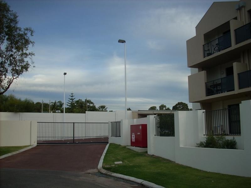 30/17 Southdown Place, Thornlie WA 6108