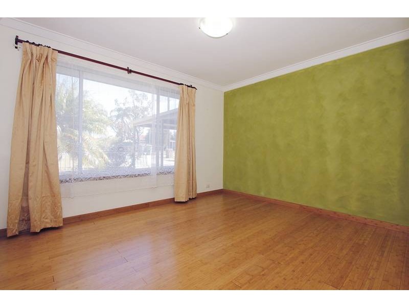 33 Iveston Road, Lynwood WA 6147