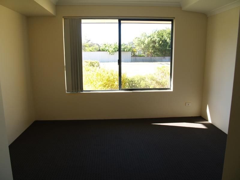 33b Batten Street, Coolbellup WA 6163