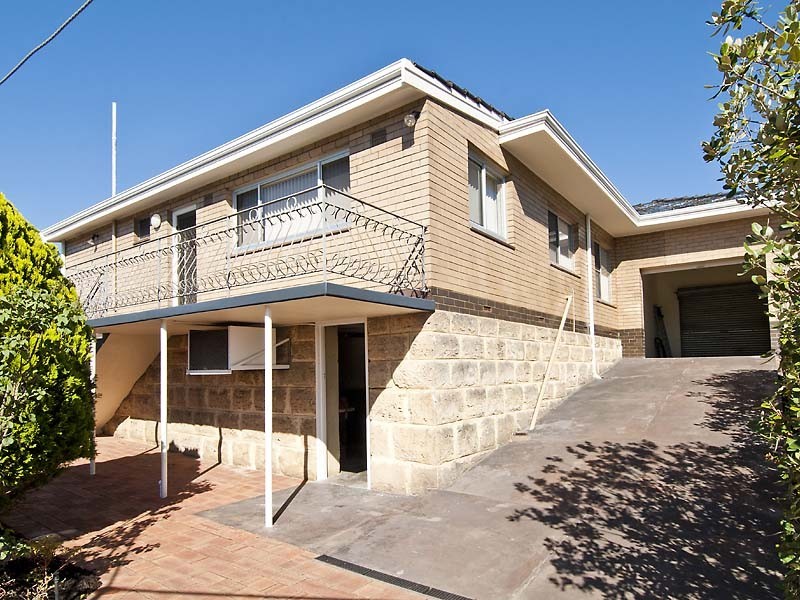 16a Woodley Crescent, Melville WA 6156