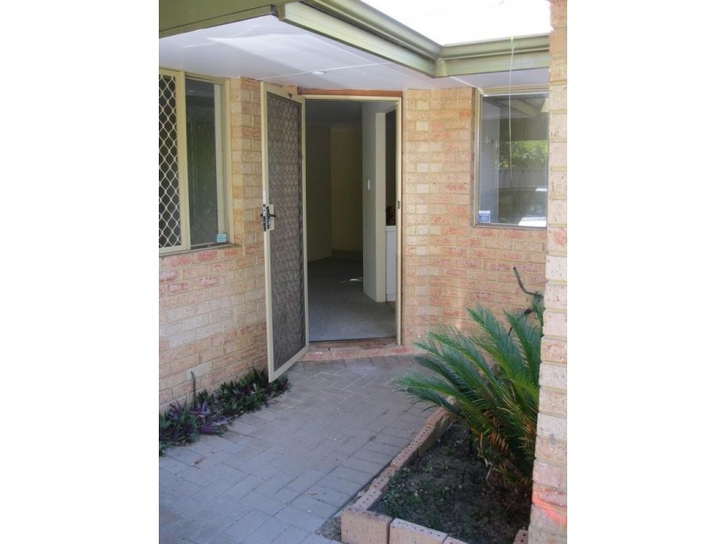2/11 Adamson Rd, Brentwood WA 6153