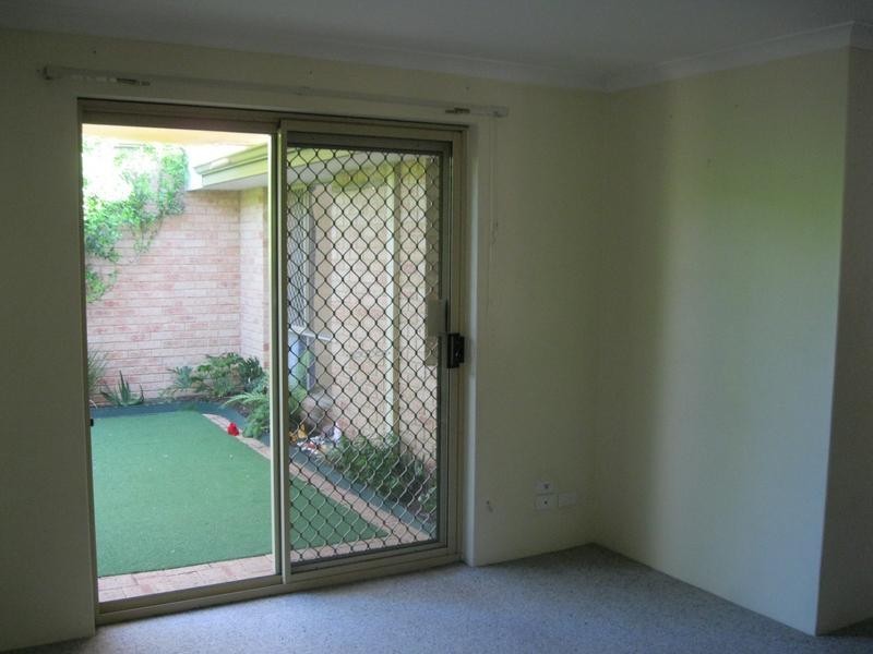 2/11 Adamson Rd, Brentwood WA 6153