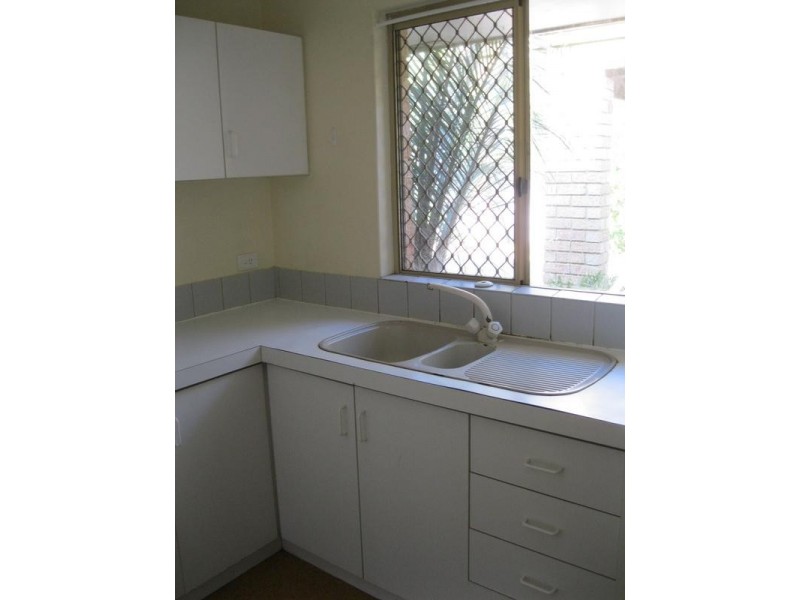 2/11 Adamson Rd, Brentwood WA 6153