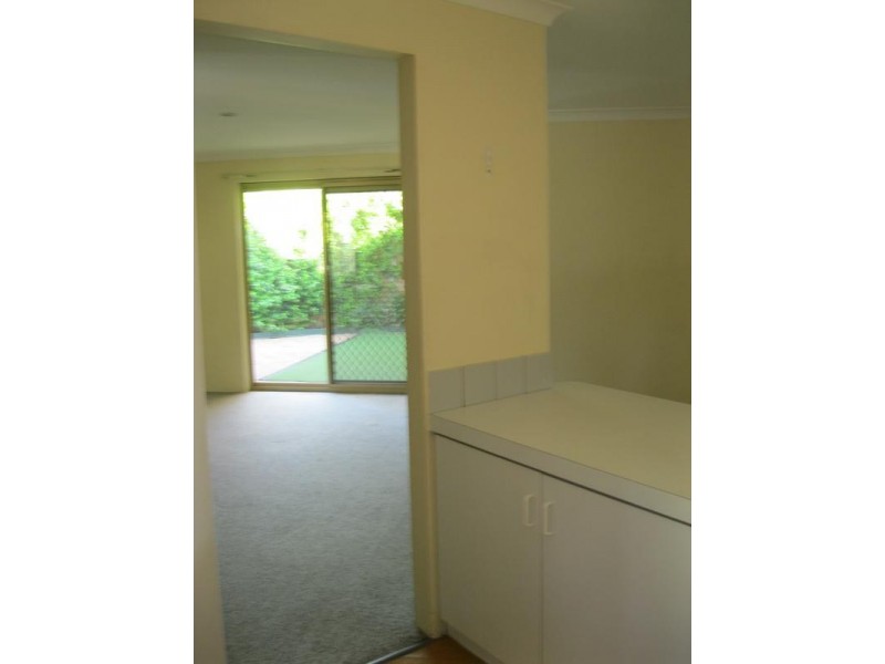 2/11 Adamson Rd, Brentwood WA 6153