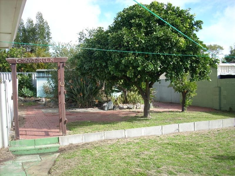 2/1a Moorehouse St, Willagee WA 6156