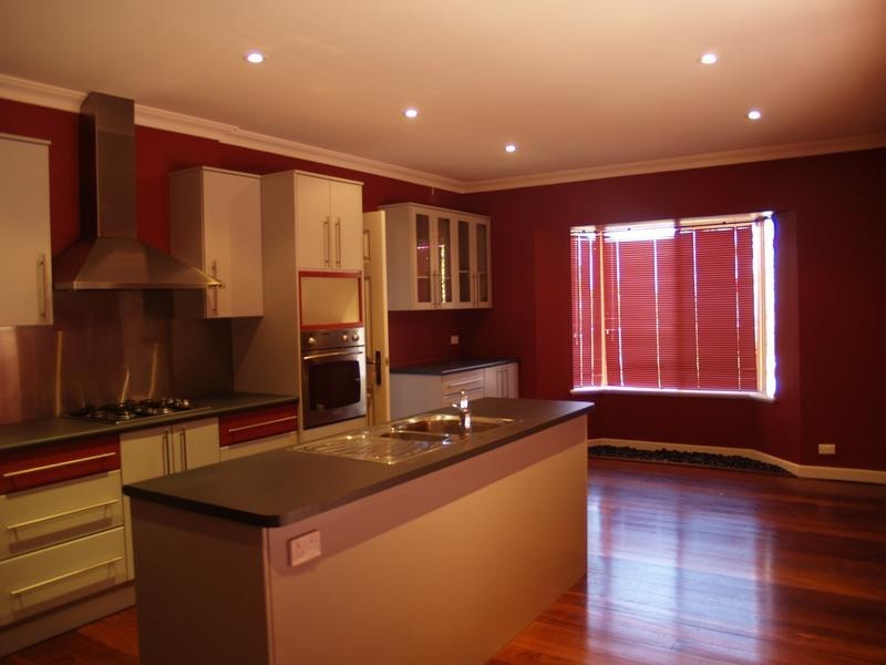 18 Norma Rd, Alfred Cove WA 6154