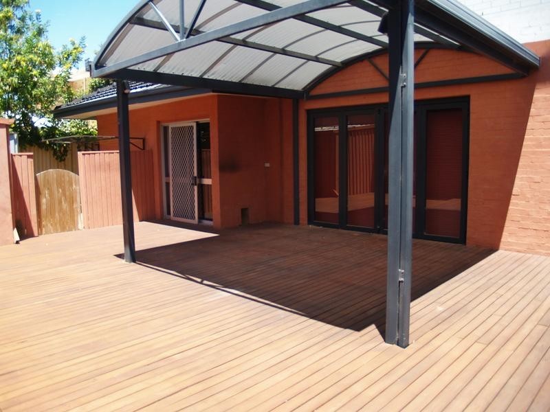 18 Norma Rd, Alfred Cove WA 6154