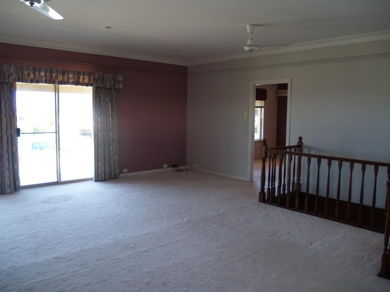 18 Norma Rd, Alfred Cove WA 6154