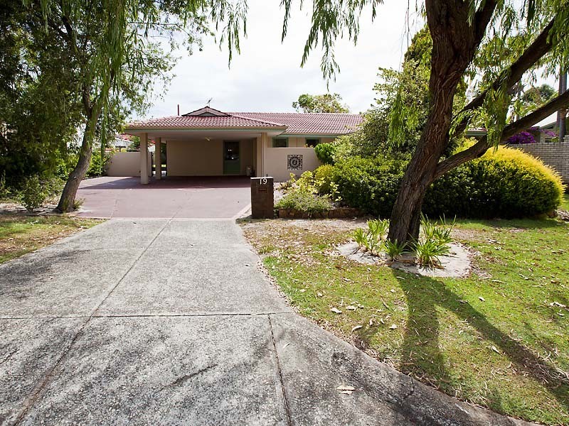 19 Corbett Way, Booragoon WA 6154