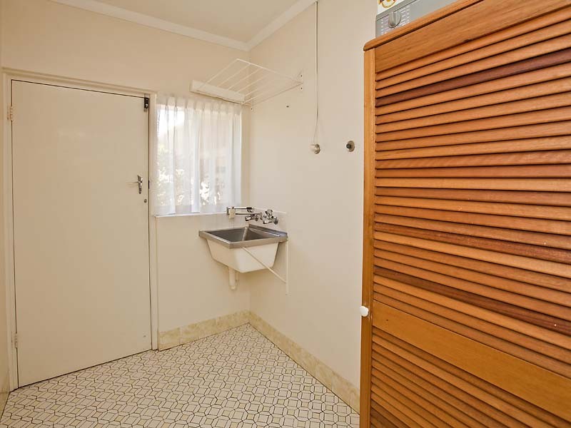 4a Layman Street, Booragoon WA 6154