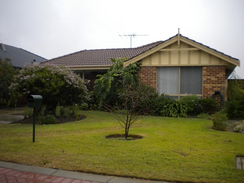 17 Citrus Loop, South Lake WA 6164