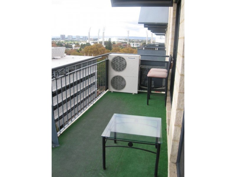 74/193 hay street, East Perth WA 6004