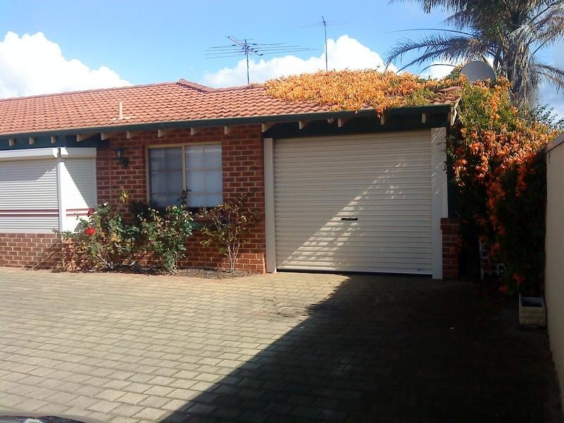 2/545 Rockingham Rd, Munster WA 6166