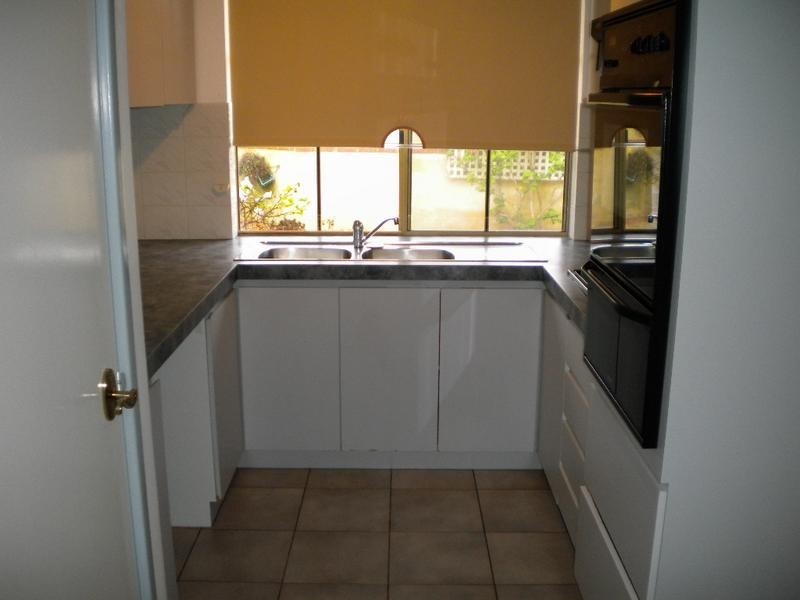 2/545 Rockingham Rd, Munster WA 6166