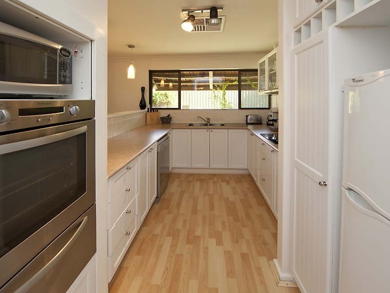 10 Congdon Way, Booragoon WA 6154