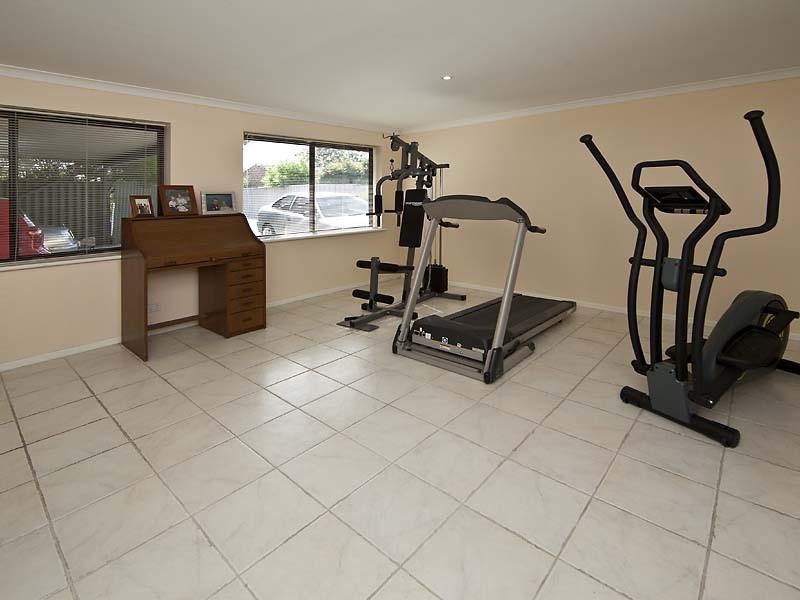 10 Congdon Way, Booragoon WA 6154