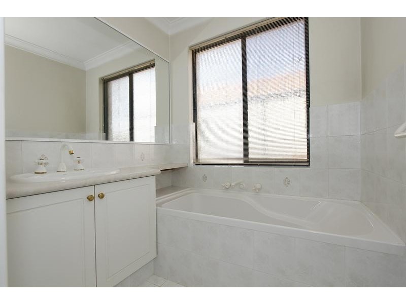 1/43 Macrae Road, Applecross WA 6153