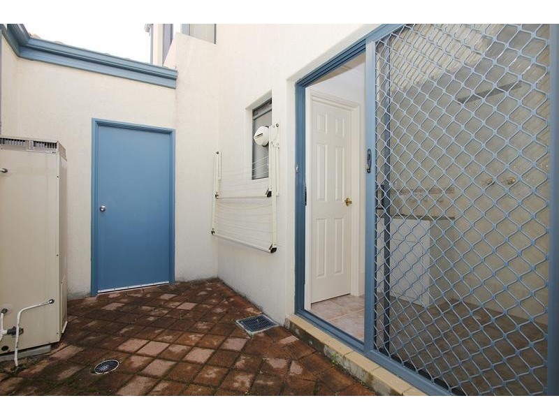 1/43 Macrae Road, Applecross WA 6153