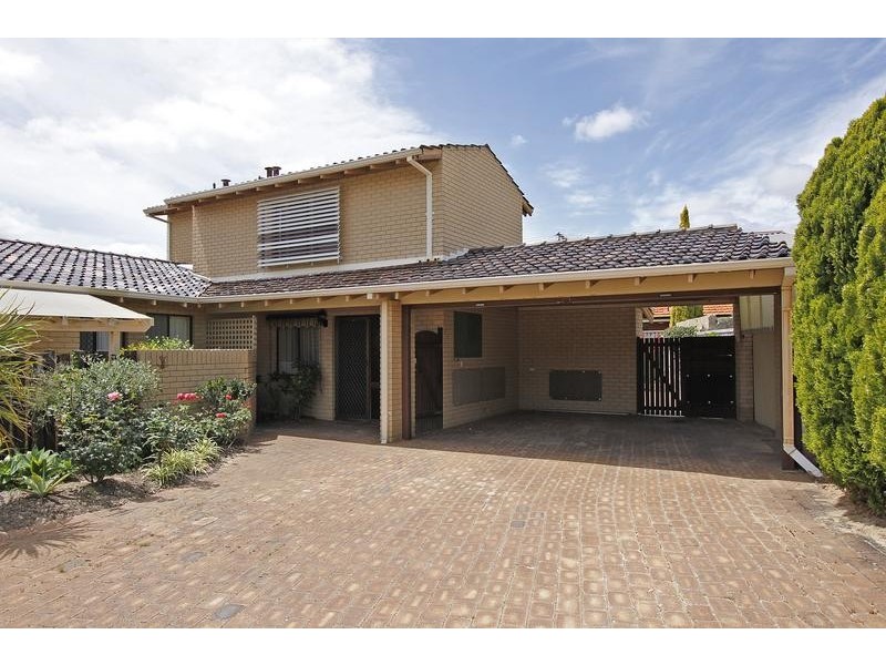3/2 Royce Grove, Booragoon WA 6154