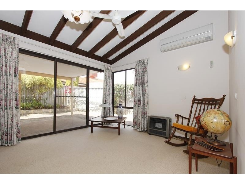 3/2 Royce Grove, Booragoon WA 6154