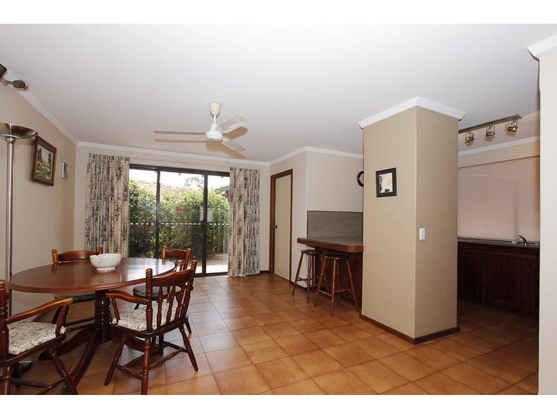 3/2 Royce Grove, Booragoon WA 6154