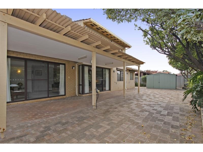 3/2 Royce Grove, Booragoon WA 6154