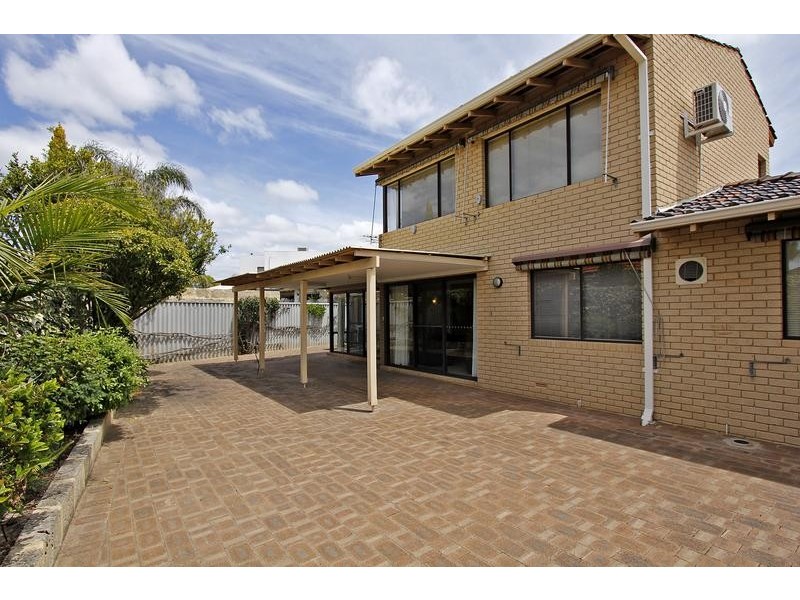 3/2 Royce Grove, Booragoon WA 6154