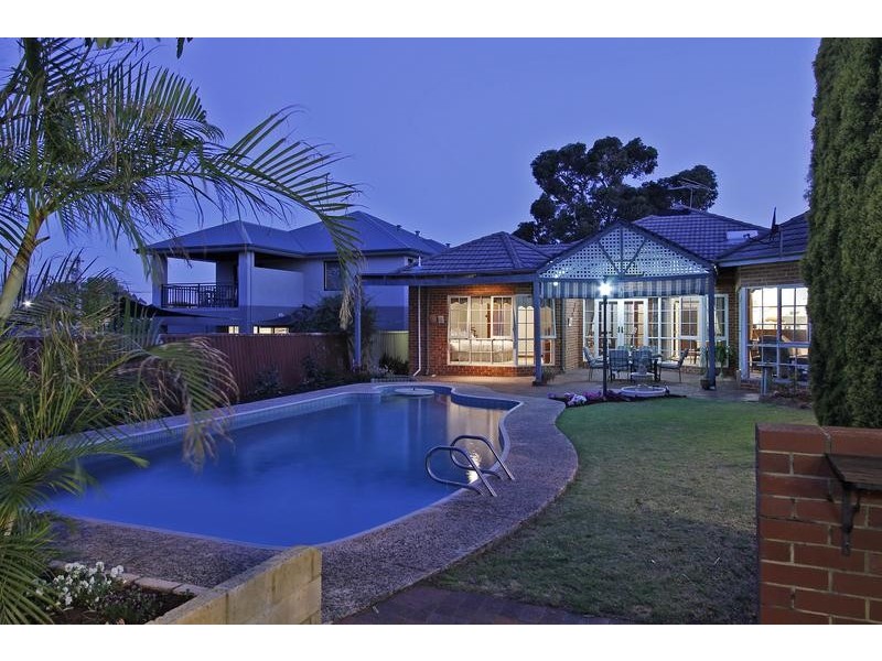 27 Lawlor Road, Attadale WA 6156